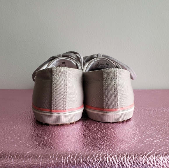 Brand New Fred Perry Sneakers - Picture 4 of 10